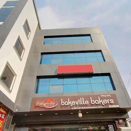 Oyo 11670 Hotel Vishnu Priya Residency Hyderabad Bagian luar foto